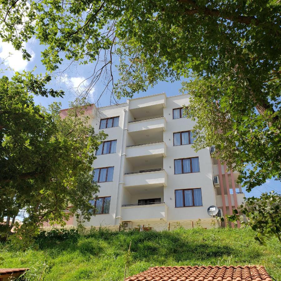 Green Hill Apartments Улцин Екстериор снимка
