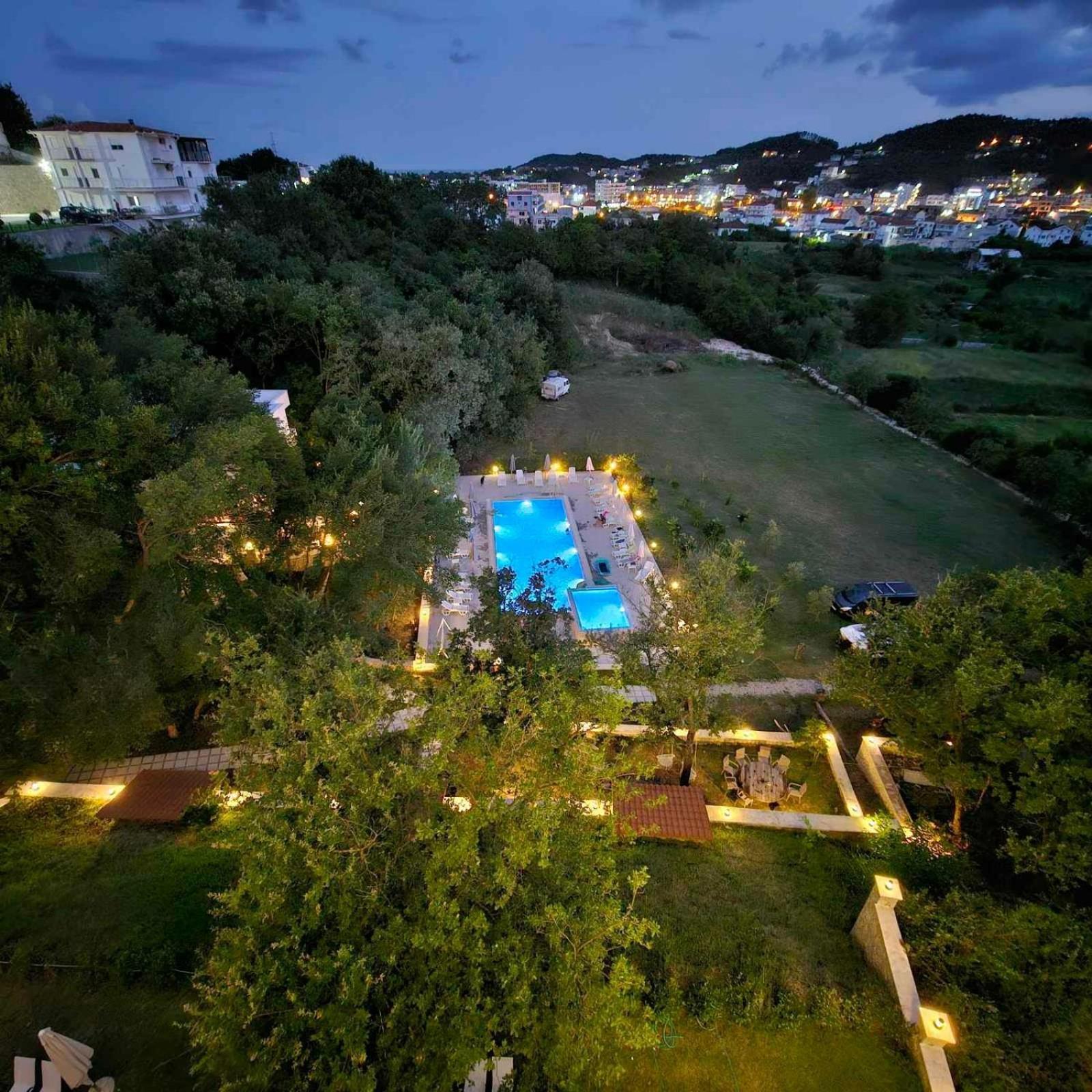 Green Hill Apartments Улцин Екстериор снимка
