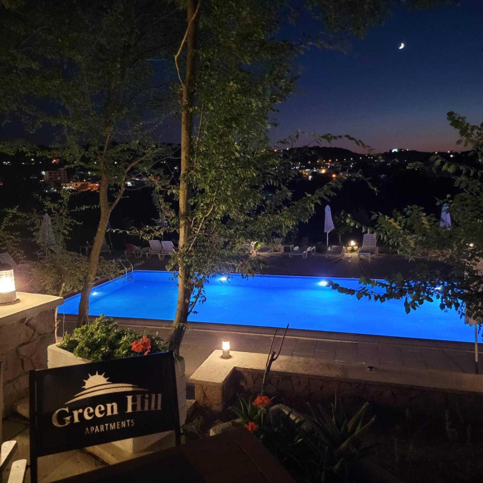 Green Hill Apartments Улцин Екстериор снимка