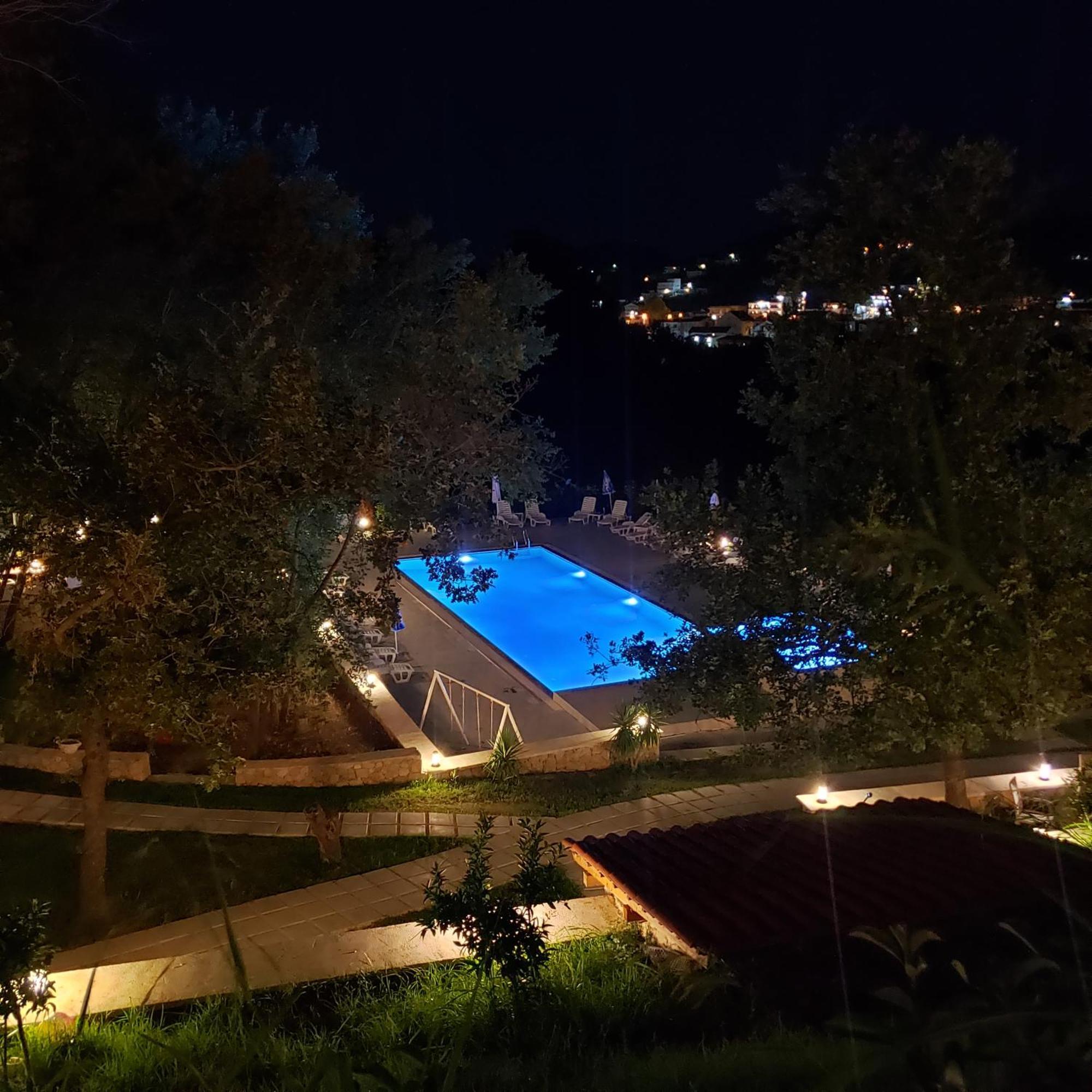 Green Hill Apartments Улцин Екстериор снимка
