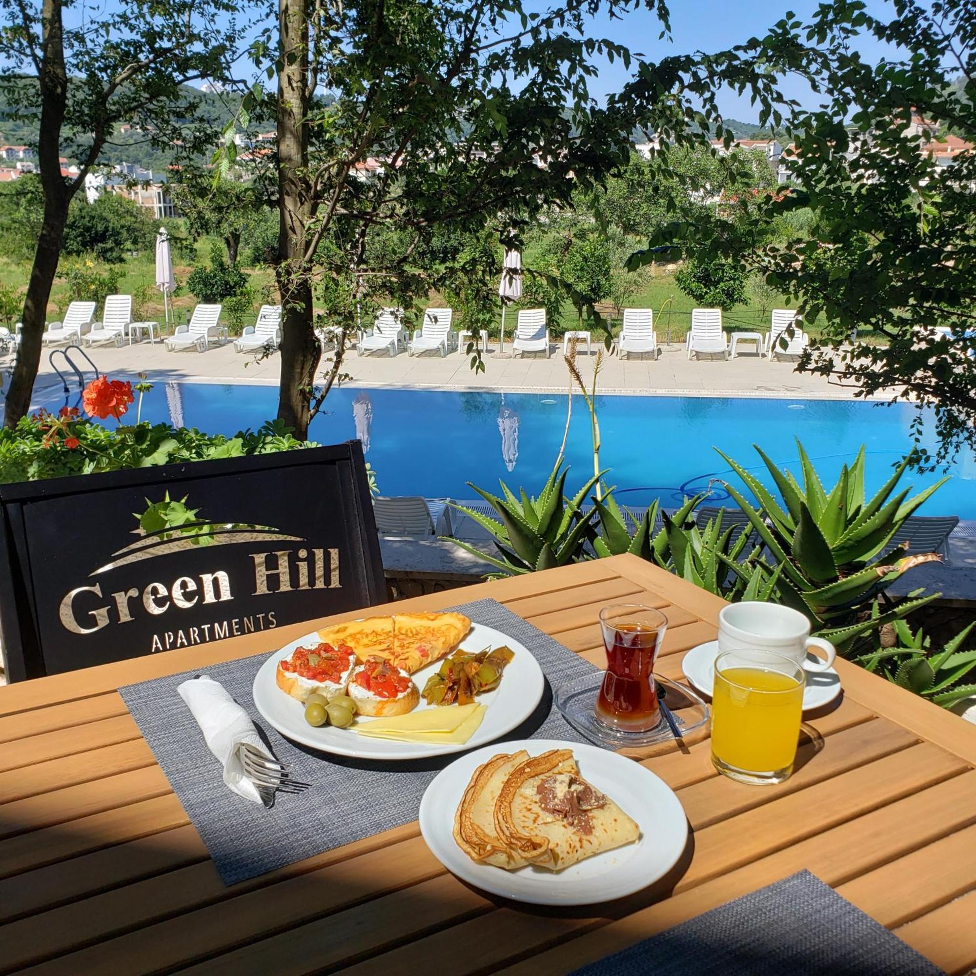 Green Hill Apartments Улцин Екстериор снимка
