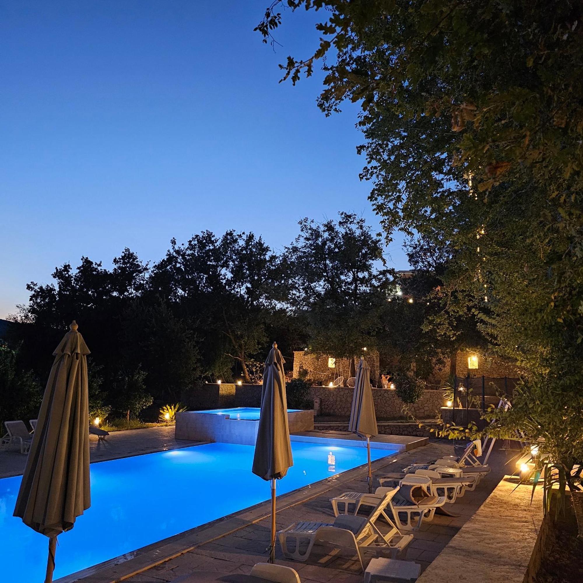 Green Hill Apartments Улцин Екстериор снимка